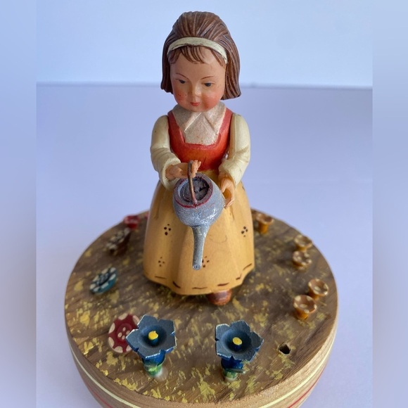 Vintage Reuge Anri Girl With Watering Can Flowers Swiss Music Box Retired Read - Picture 2 of 9
